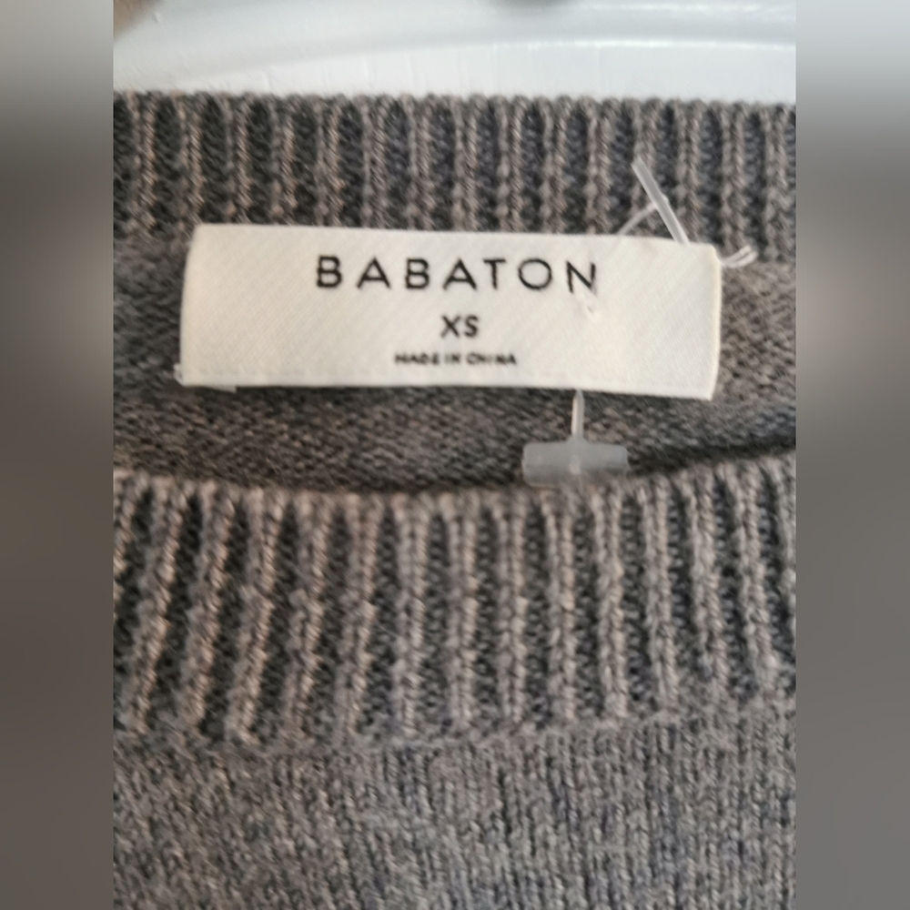 Aritzia Babaton Merino Wool Sweater size XS ptp 19" - Picture 8 of 12